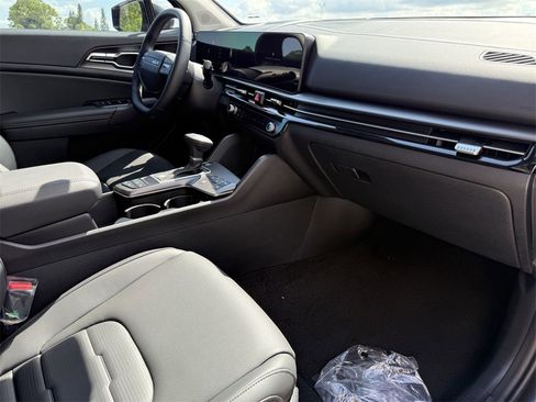 New 2026 Kia Sportage SX image 14