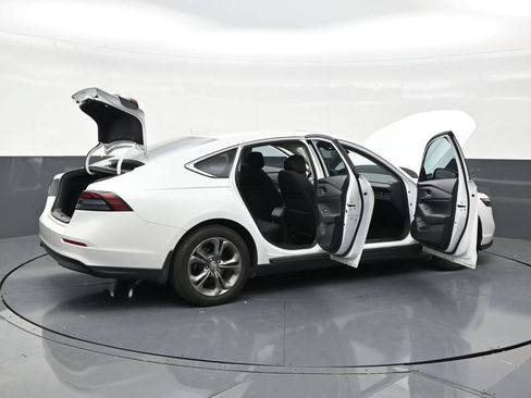 Used 2024 Honda Accord EX image 29