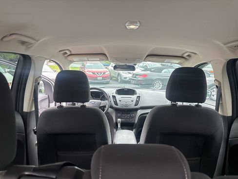 Used 2017 Ford Escape SE AWD/4WD image 19