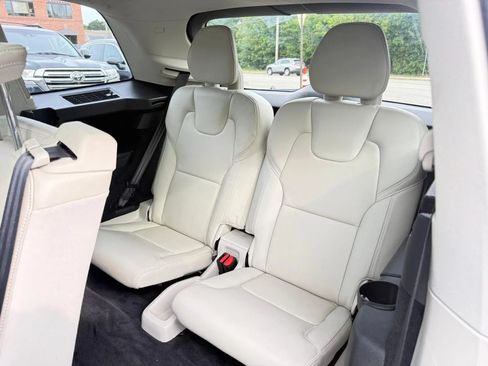 Used 2016 Volvo XC90 T6 Momentum AWD/4WD image 12
