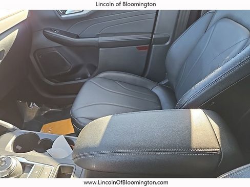 Used 2025 Ford Escape Platinum w/ Premium Technology Package image 36