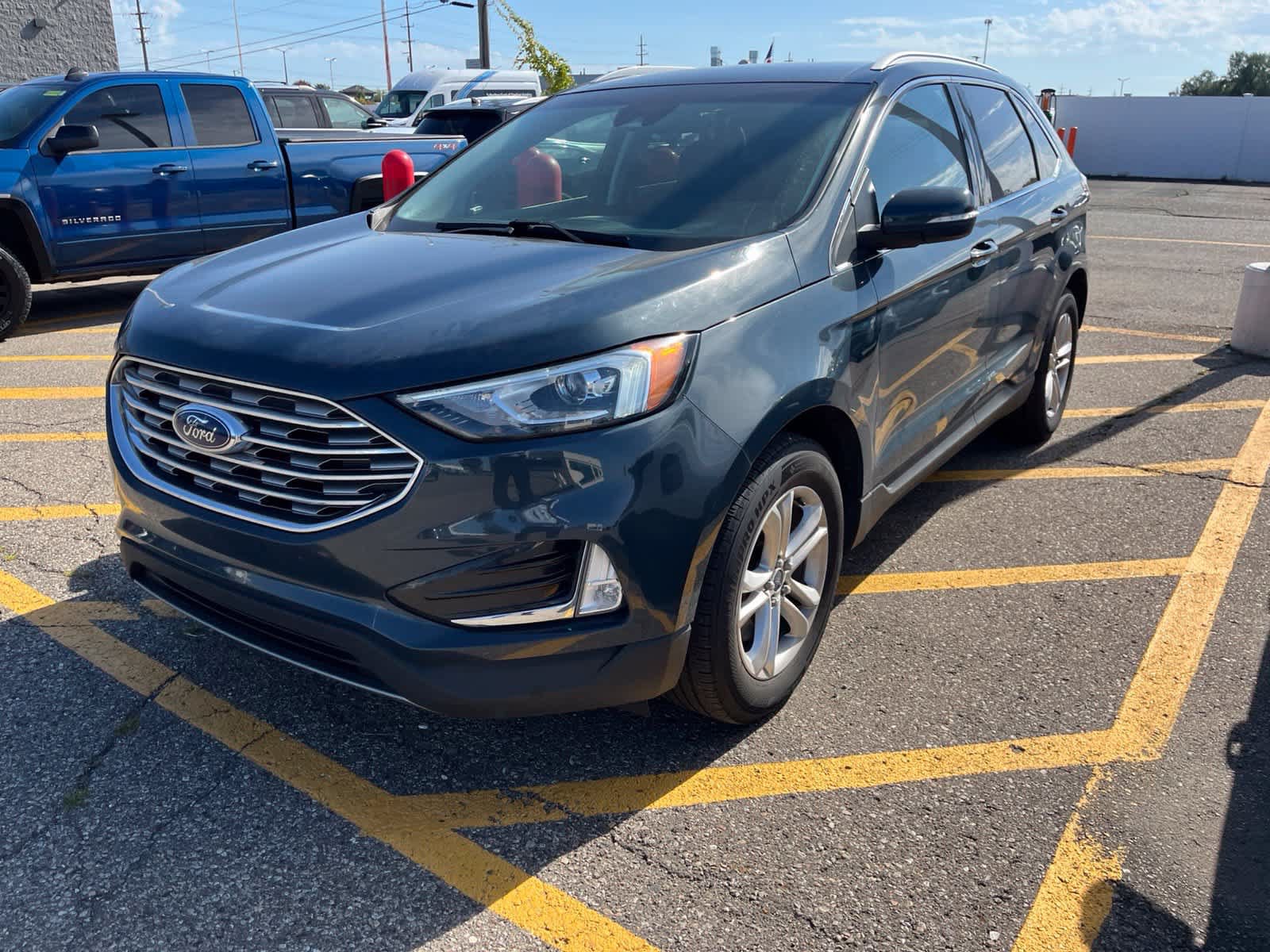 Used 2019 Ford Edge SEL w/ Equipment Group 201A AWD/4WD image 2