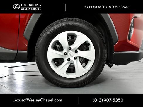 Used 2021 Toyota RAV4 LE image 5