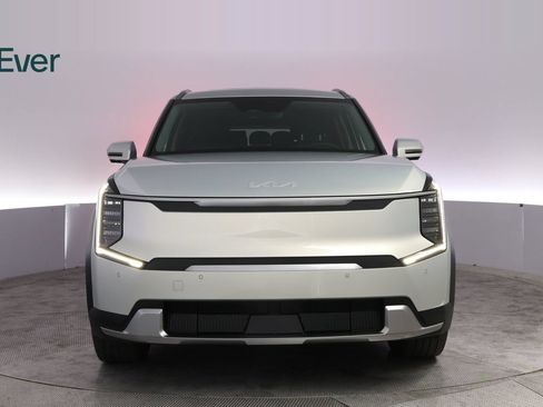 Used 2024 Kia EV9 Wind AWD/4WD image 12