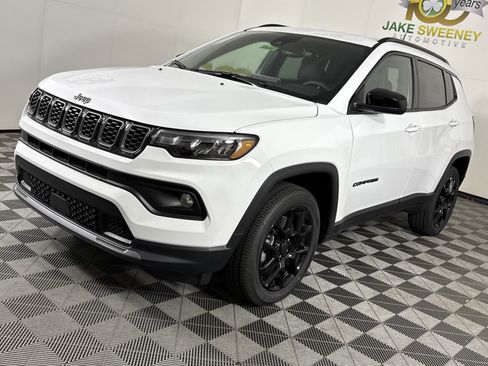 New 2026 Jeep Compass Latitude image 3