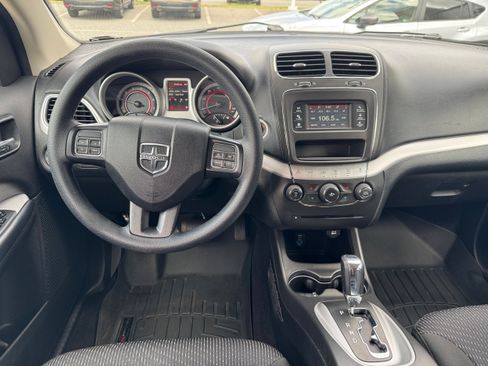 Used 2020 Dodge Journey SE FWD image 10