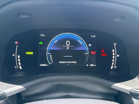 Used 2025 Toyota Camry SE FWD image 11