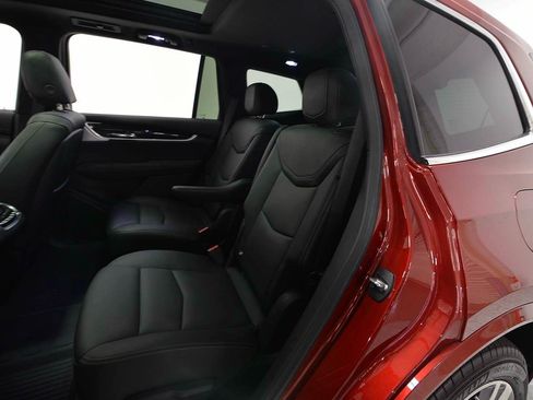 Used 2024 Cadillac XT6 Premium Luxury w/ Technology Package FWD image 11