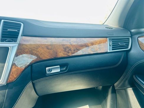 Used 2014 Mercedes-Benz ML 550 4MATIC image 40