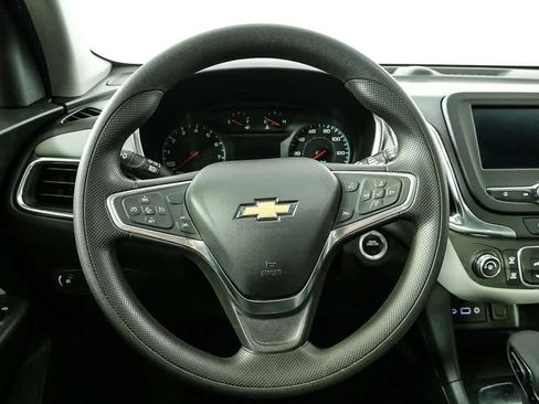 Used 2022 Chevrolet Equinox LS FWD image 9