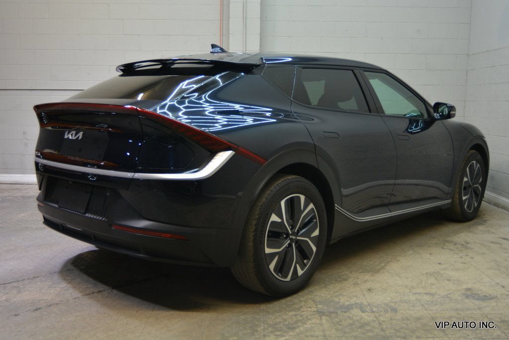 Used 2022 Kia EV6 Light RWD image 4