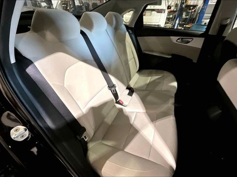 Used 2022 Kia Forte LXS w/ LXS Technology Package image 25