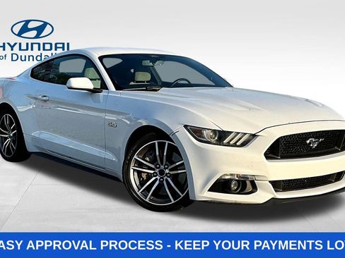 Used 2017 Ford Mustang GT RWD image 3