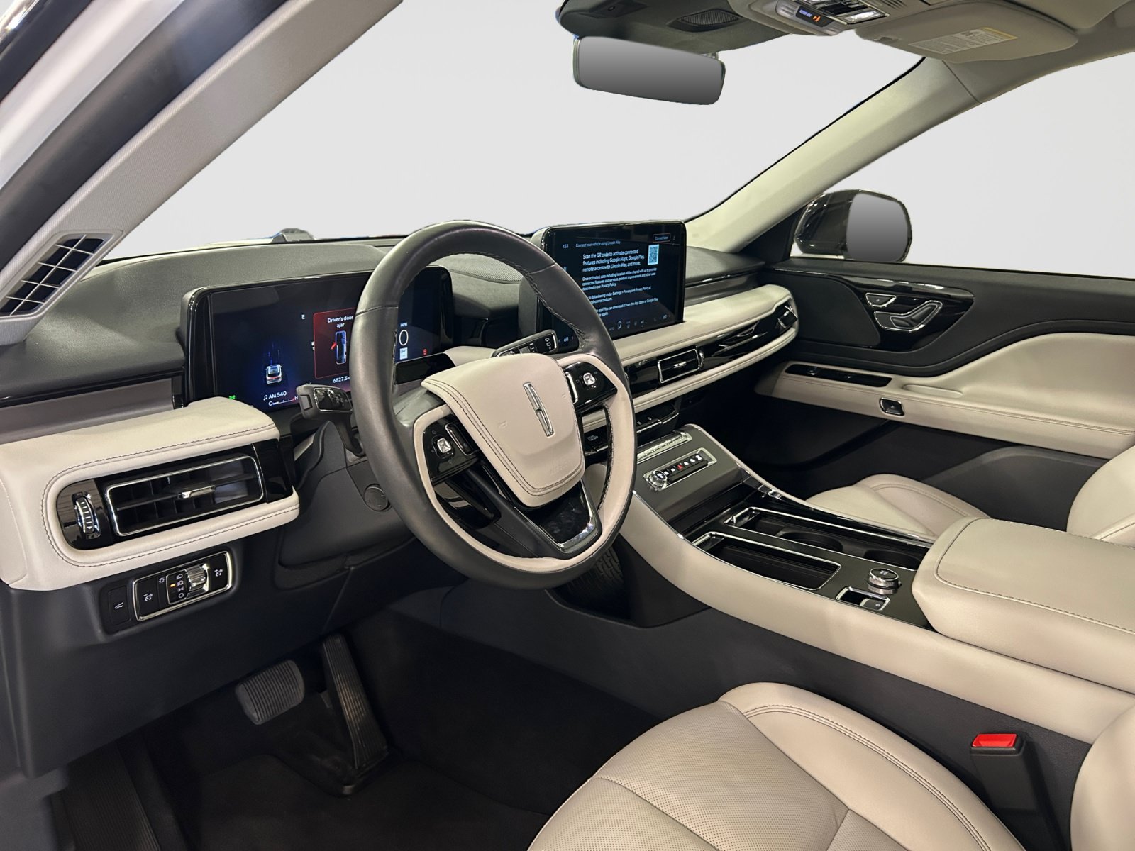 Used 2025 Lincoln Aviator 2WD image 10