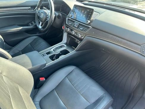 Used 2018 Honda Accord Touring image 24