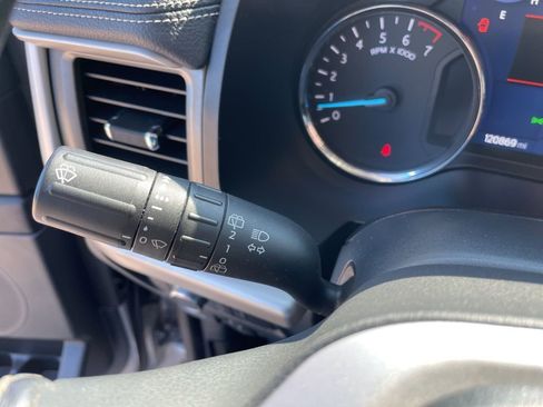 Used 2022 Ford Expedition Max XLT image 16