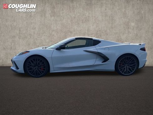 Used 2021 Chevrolet Corvette Stingray Premium Cpe w/ Z51 Performance Package RWD image 5