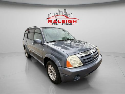 Used 2004 Suzuki XL7 LX image 3