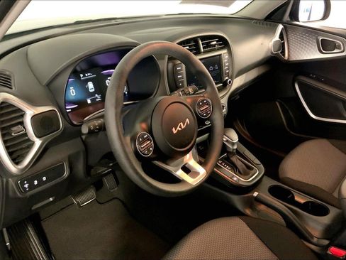 Certified 2025 Kia Soul LX image 14