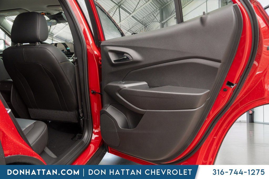 New 2026 Chevrolet Trax LT w/ LT Convenience Package FWD image 21