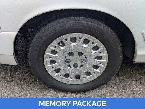 Used 2004 Mercury Grand Marquis GS image 11