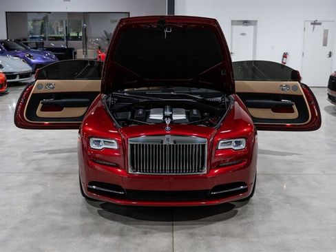Used 2019 Rolls-Royce Wraith RWD image 38