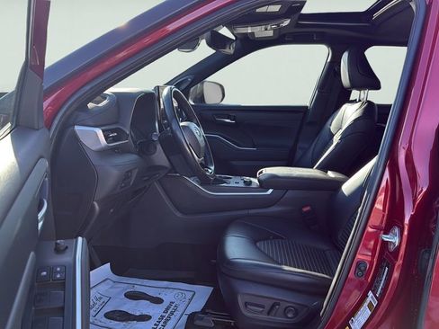 Used 2023 Toyota Highlander XSE image 21