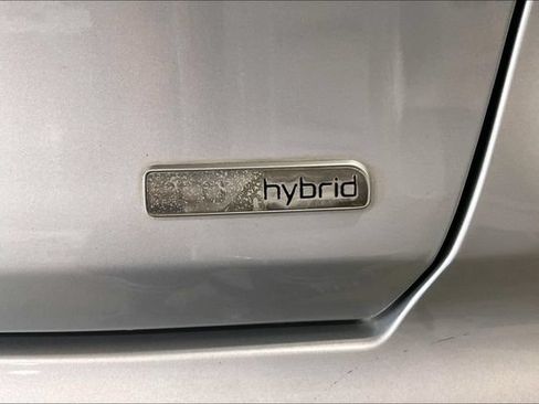 Used 2018 Kia Niro Touring FWD image 8