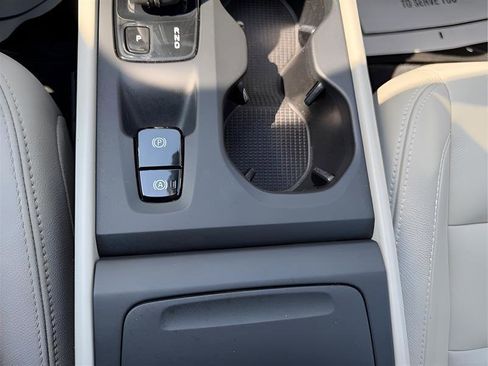 Used 2019 Volvo XC40 T5 Momentum image 39