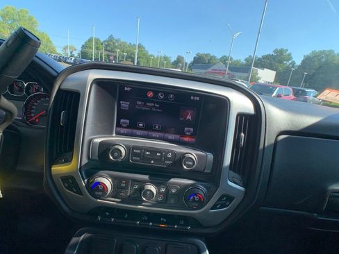 Used 2015 GMC Sierra 1500 SLT w/ SLT Crew Cab Value Package AWD/4WD image 18