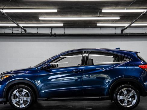 Used 2016 Honda HR-V LX image 2