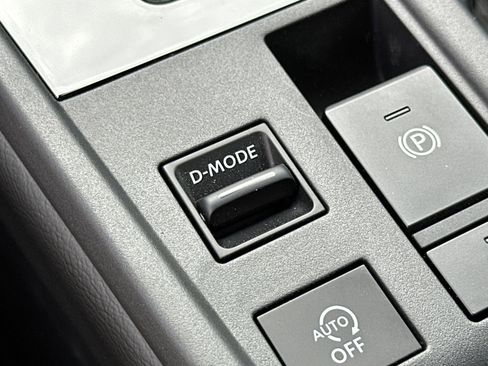 New 2026 Nissan Sentra SR w/ SR Premium Package FWD image 30
