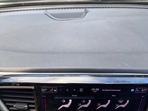 Used 2025 Chrysler Pacifica Limited FWD image 16