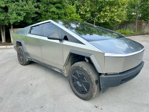 Used 2024 Tesla Cybertruck AWD Crew Cab image 3