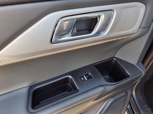 New 2026 Ford Explorer Active image 9