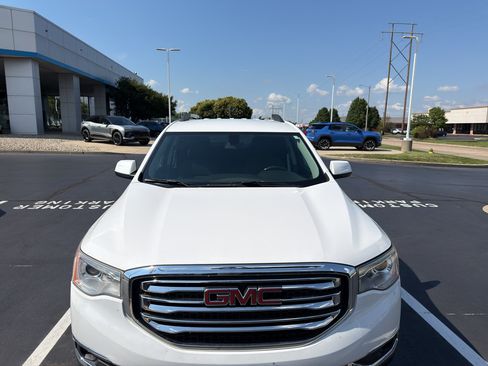Used 2017 GMC Acadia SLE w/ Driver Alert Package I FWD image 8