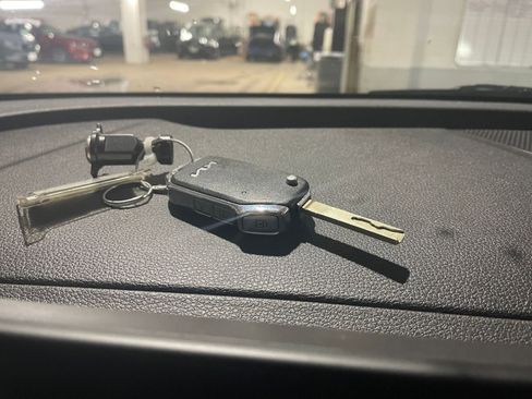 Used 2025 Kia Sportage LX image 21