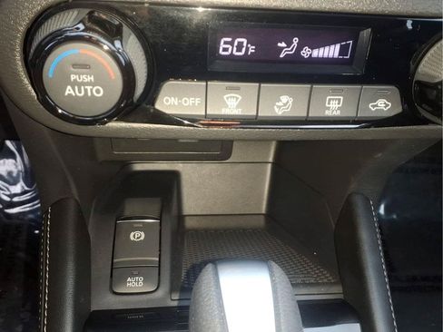 Used 2021 Nissan Kicks SV FWD image 26