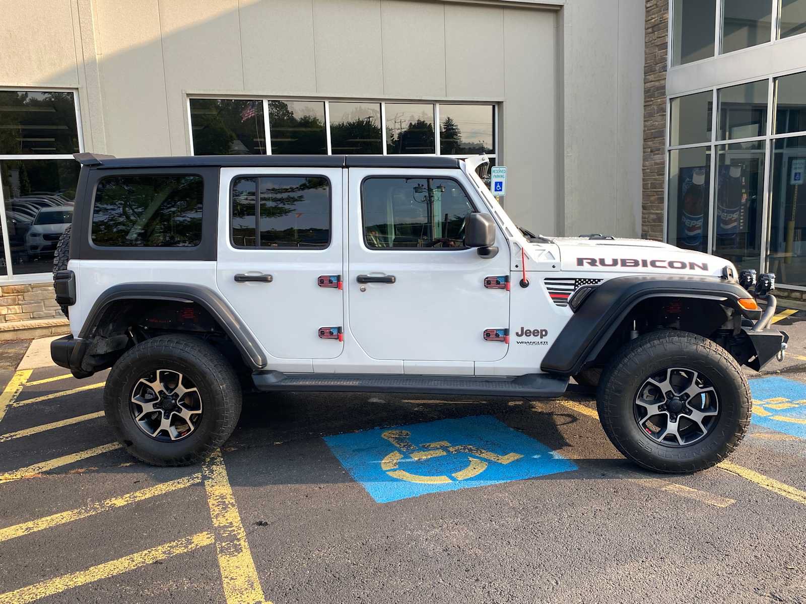 Used 2020 Jeep Wrangler Unlimited Rubicon w/ Dual Top Group AWD/4WD image 14