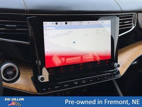 Used 2023 Jeep Grand Wagoneer Series III AWD/4WD image 11