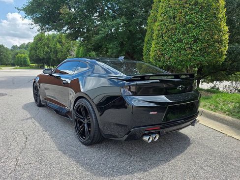 Used 2016 Chevrolet Camaro SS RWD image 3