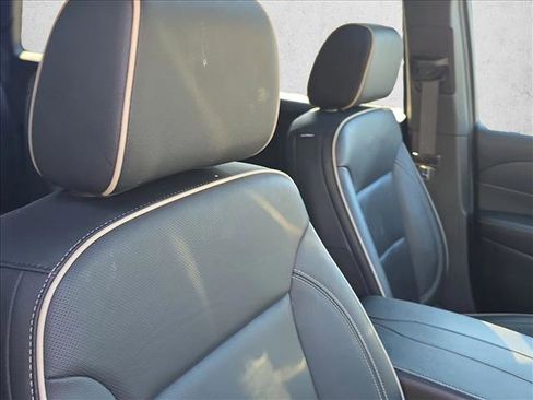 Used 2023 Chevrolet Traverse Premier w/ Redline Edition image 20