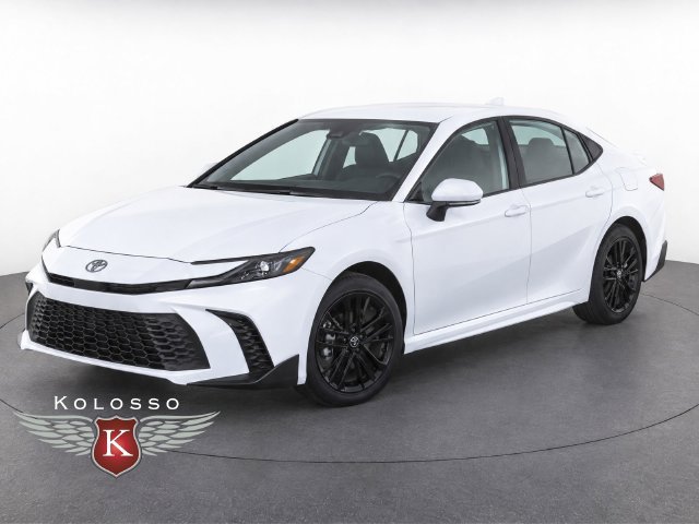Used 2024 Toyota Camry SE FWD image 1