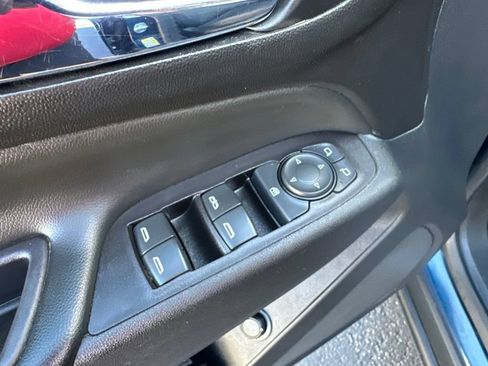 Used 2020 Chevrolet Equinox LT FWD image 17
