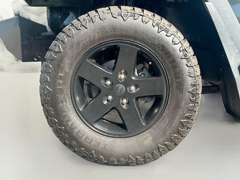 Used 2017 Jeep Wrangler Sport AWD/4WD image 29
