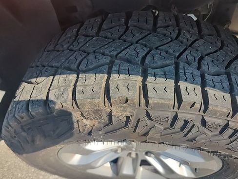 Used 2020 RAM 1500 Laramie RWD image 10