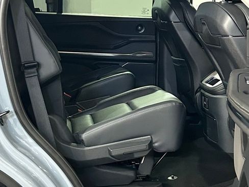 New 2026 Lincoln Navigator Premiere AWD/4WD image 70