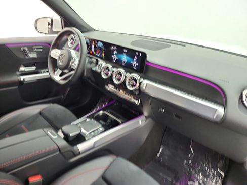 Used 2022 Mercedes-Benz GLB 250 image 19