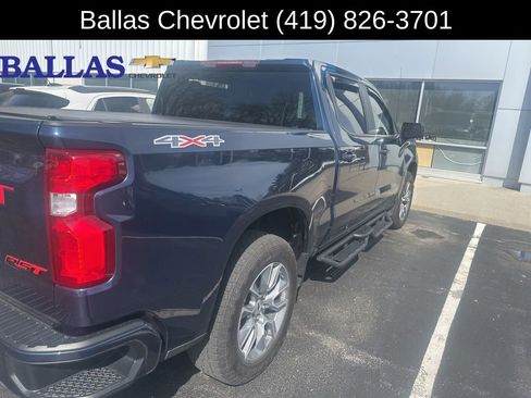 Used 2022 Chevrolet Silverado 1500 RST w/ LPO, Dark Essentials Package AWD/4WD image 3