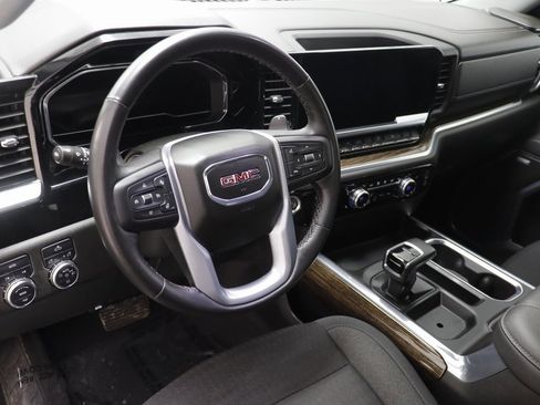 Certified 2022 GMC Sierra 1500 Elevation w/ Preferred Package image 8